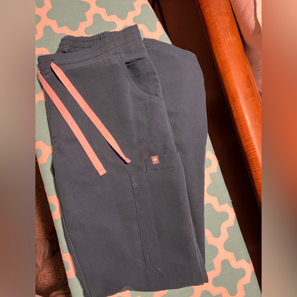 Figs XS regular length Women's Yola Skinny Scrub Pants Caribbean Blue